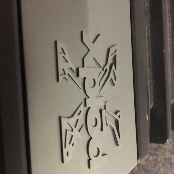 2 12’s in box with amp - Picture 3 of 6